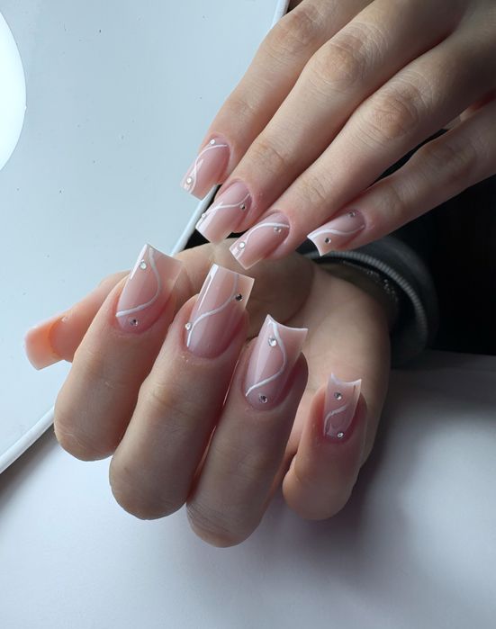 Paznokcie żelowe, korekta, hybryda, przedłużanie paznokci