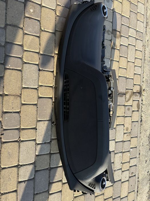Торпеда панель Mercedes W213, W257 оригінал ідеальний стан 2022 р.