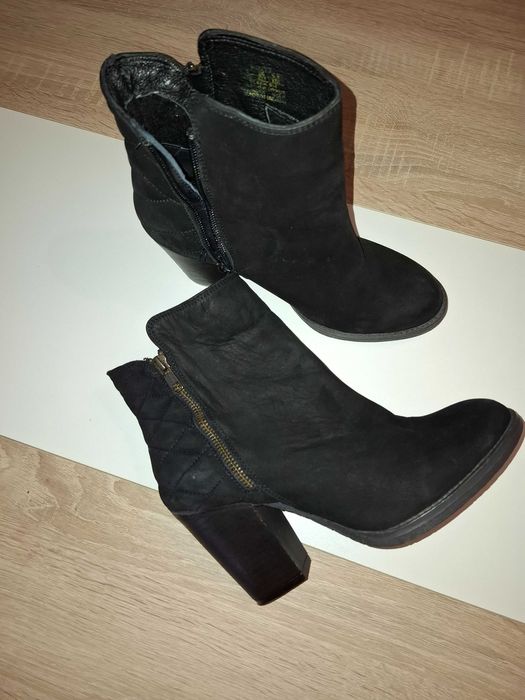 Bota senhora pretas novas