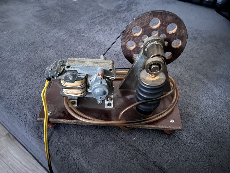 Minikompresor akwarystyczny z czasów PRL