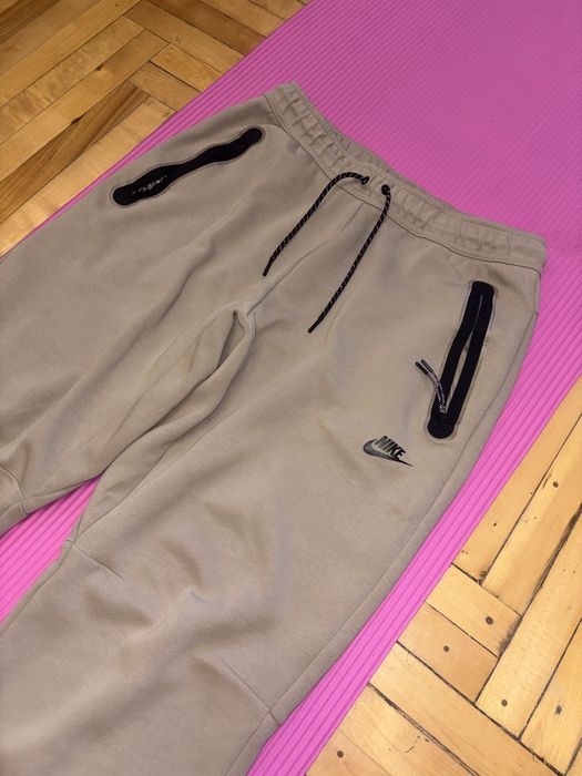 штаны nike tech fleece woven nike stone island