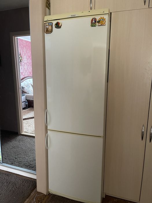Продам холодильник Снайга самовивіз