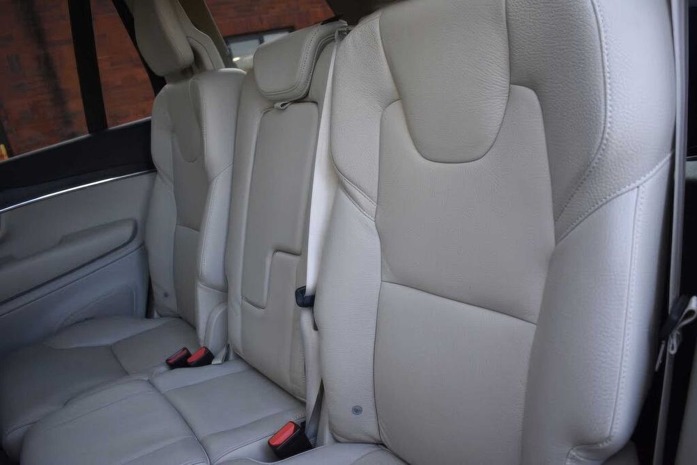 Volvo XC90 T6 Momentum 7-Passenger      2020