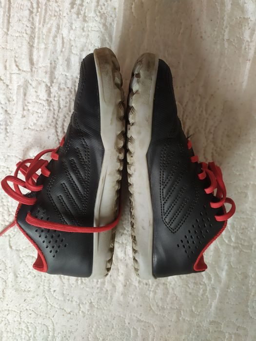 Buty piłkarskie Kipsta do piłki nożnej halowej 32 rozmiar