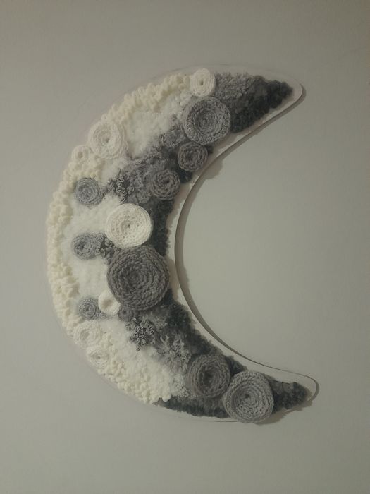 Lua em tecido para parede