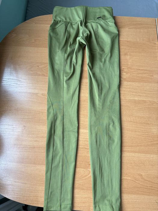 Oliwkowe zielone legginsy Pairadize modelujące