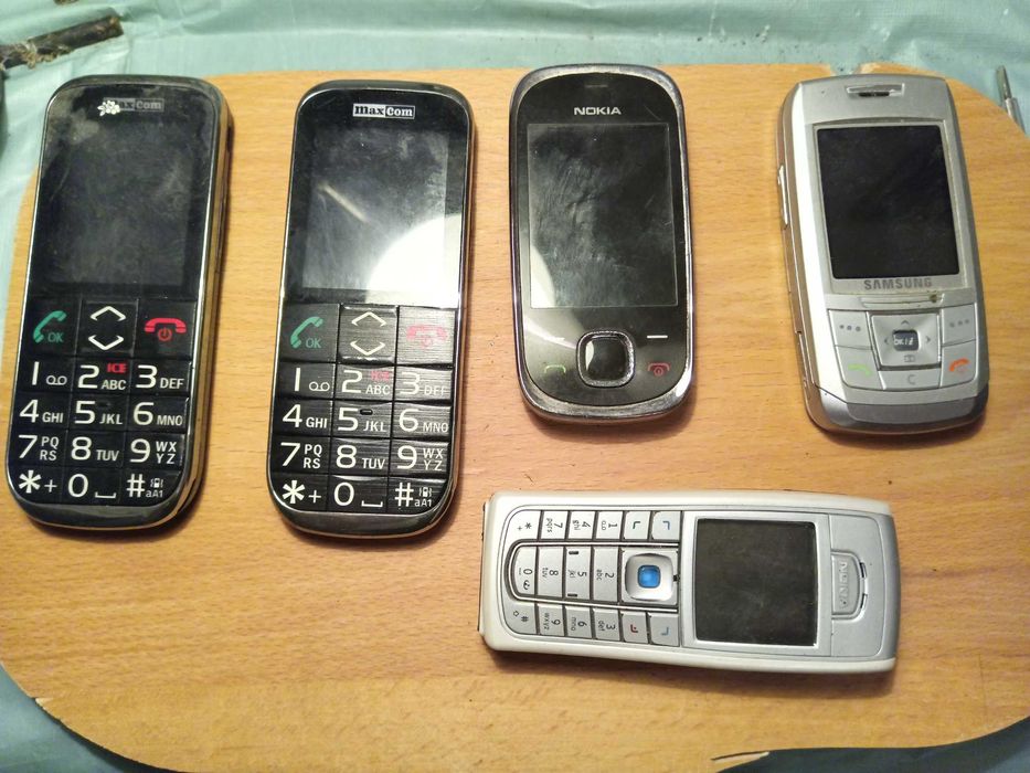Stare telefony komórkowe.Samsung,nokia