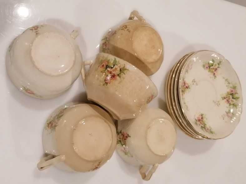 Sacavém Porcelain Factory Tea Cups and Saucers