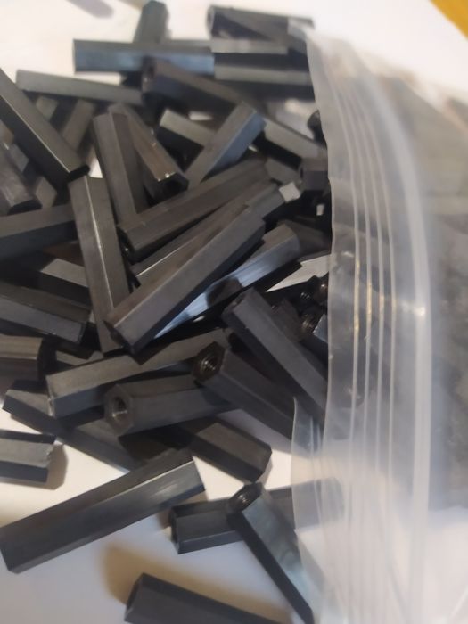 Стійки міжплатні дистанційні  дистанционные стойки 25 і 30 мм