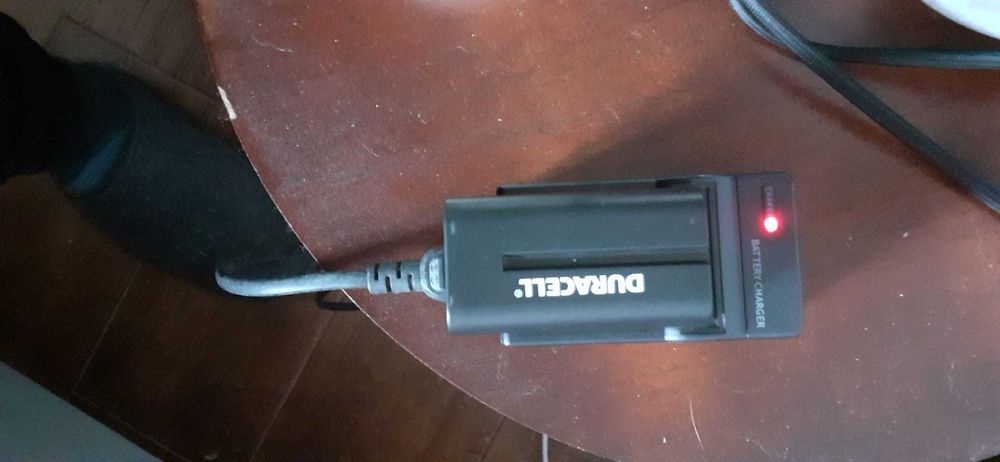 Câmara de filmar profissional Sony HDR AX-2000