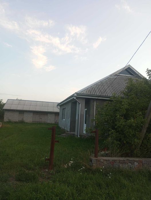 Будинок новий із новими госппостройками
