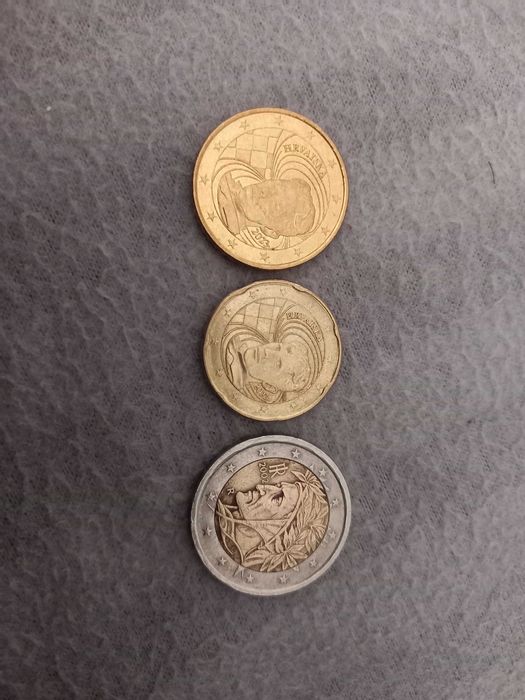 2 евро Италия, 50 и 20 центов Хорватия