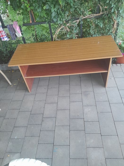 Stolik okolicznościowy.