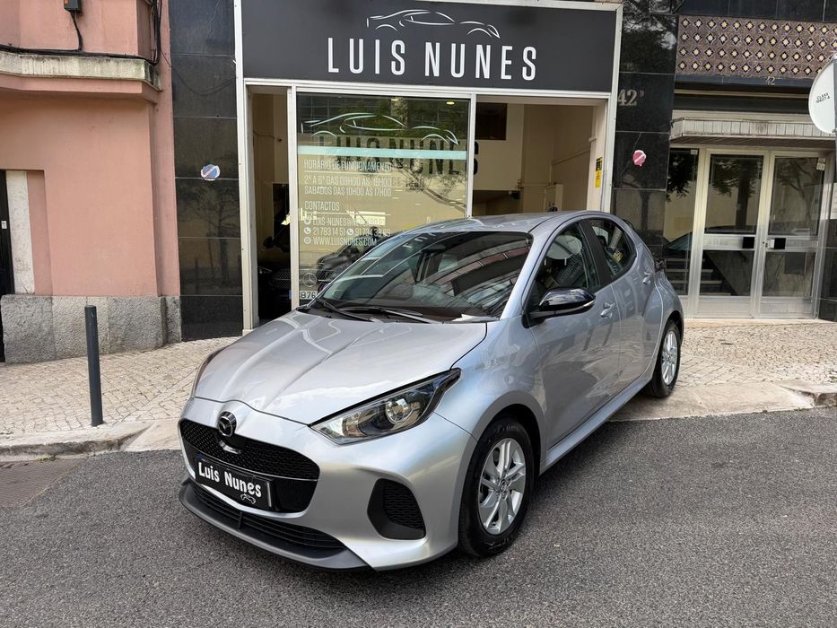 Mazda 2.0 1.5 L Hybrid VVT-i Centre-Line