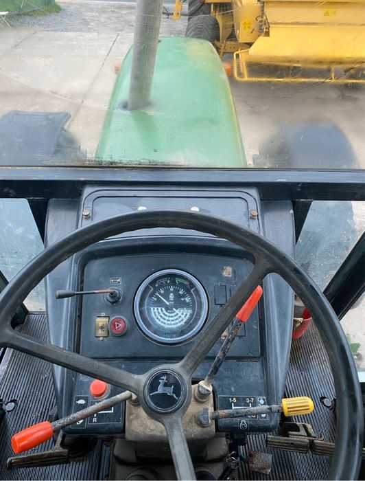 Трактор John Deere 3140