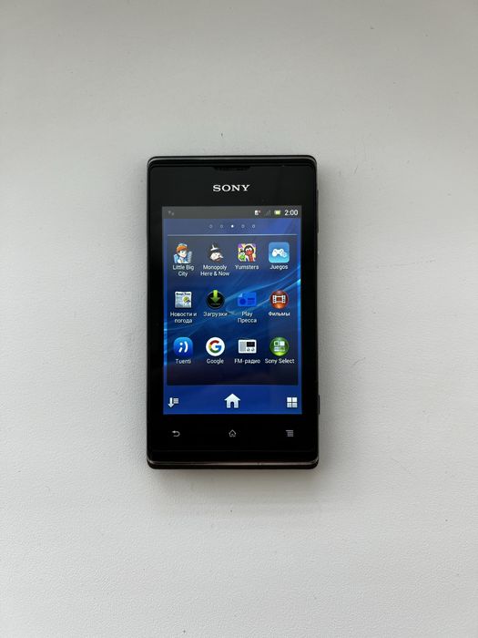 Sony Xperia E C1505 Black отличный телефон с хорошим приемом сигнала GSM что бы оставаться всегда на связи!