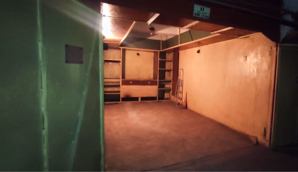 Продам гараж, гк Русанівський 2, вул. Євгена Сверстюка 52а.