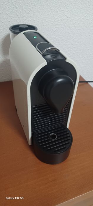 Maquina de café Nespresso. Excelente estado