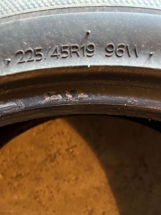Opony letnie 225/45 R19