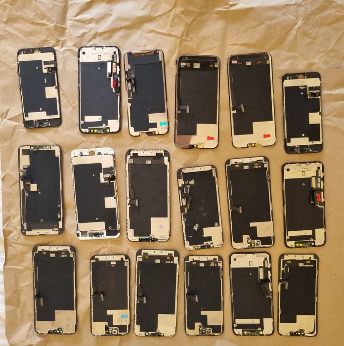 Корпуси від айфонів