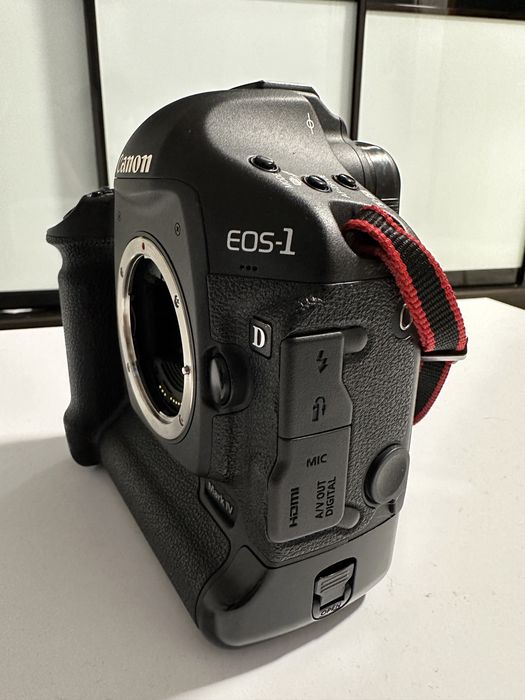 Canon EOS-1 D Mark lV