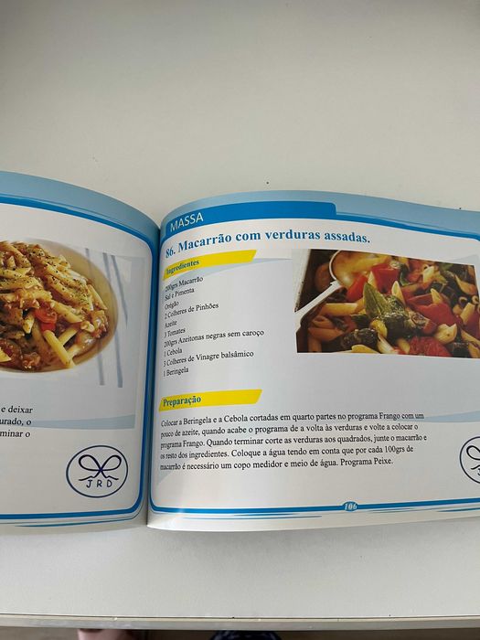 Panela elétrica programável, 6 litros, como nova, com livro de receitas