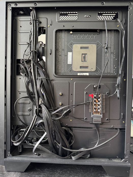 Stacja robocza / komputer do gier – Xeon, 128GB RAM, GTX 970, NVMe