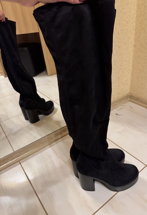 Демисезонные ботфорты на каблуке