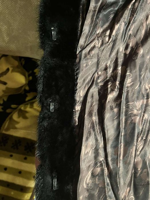 Шуба з мутону в ідеальному стані