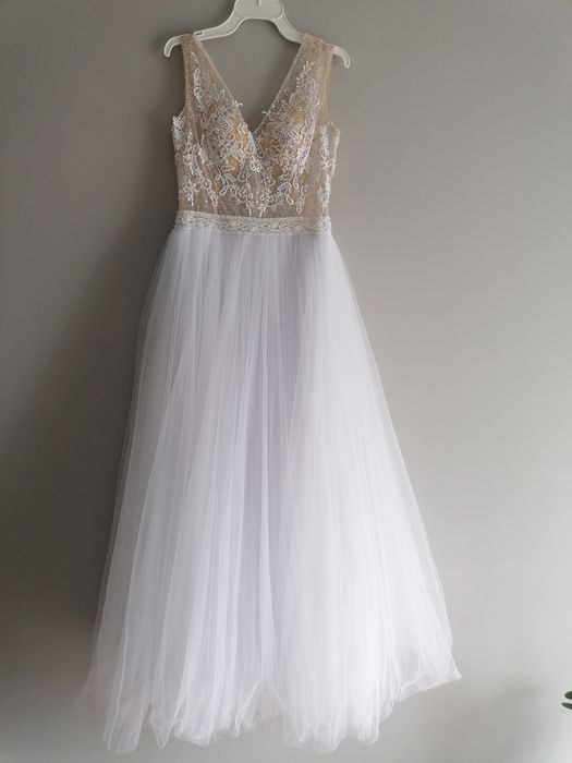 Suknia ślubna tiulowa