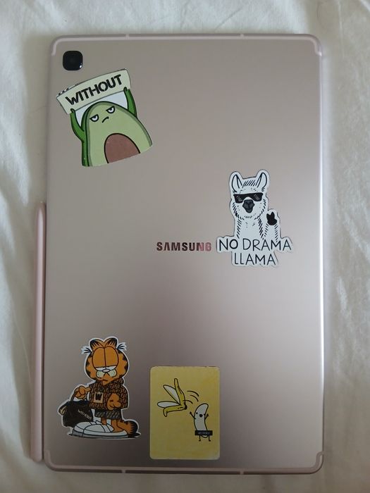 Samsung Galaxy Tab S6 Lite у рожевому кольорі