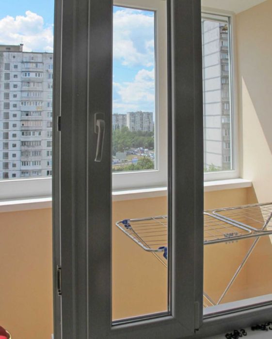 Продам 3 кімнатну квартиру з ремонтом на Леся Курбаса 5 Б