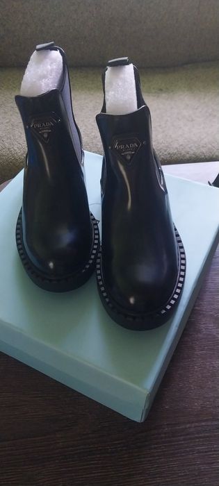 Продам жіночі ботинки,, Prada"