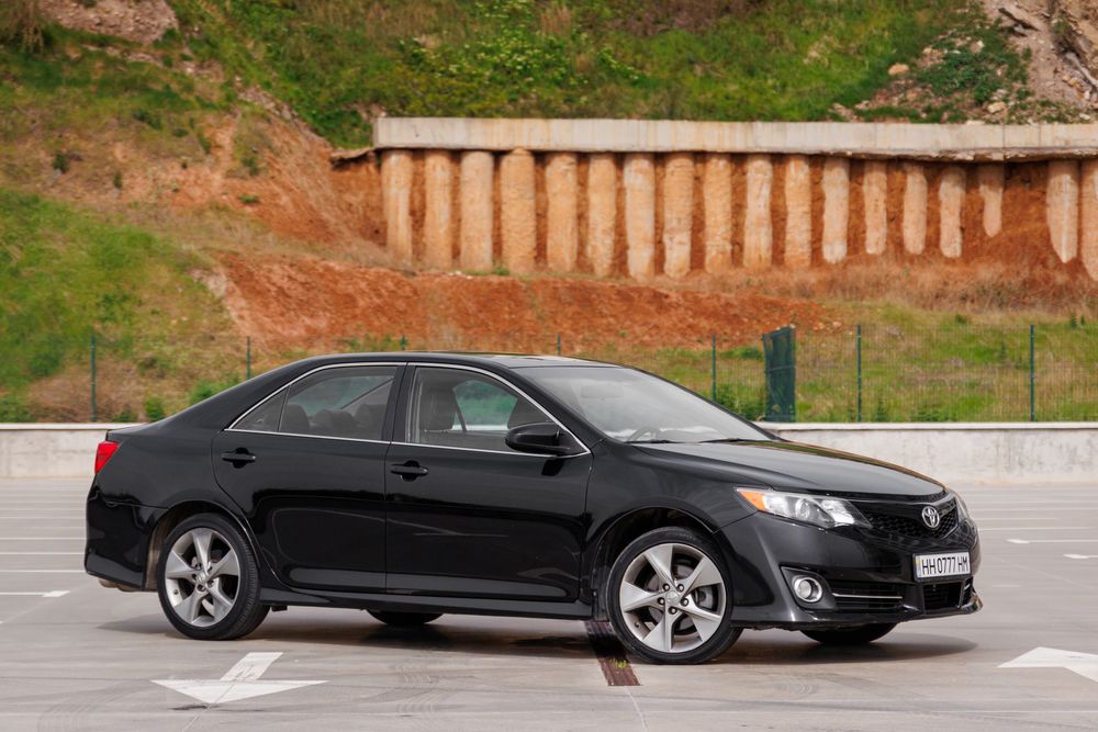 Toyota Camry 2014 г. - Прокат | Аренда авто / 2,5л. / бензин / автомат