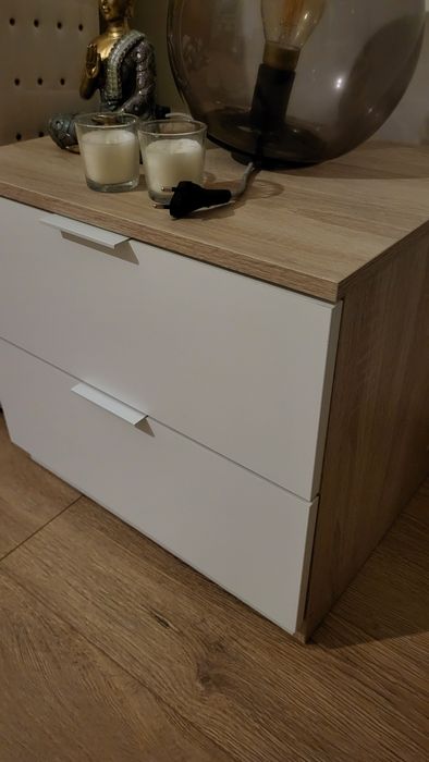 Cabeceira de cama e mesinhas