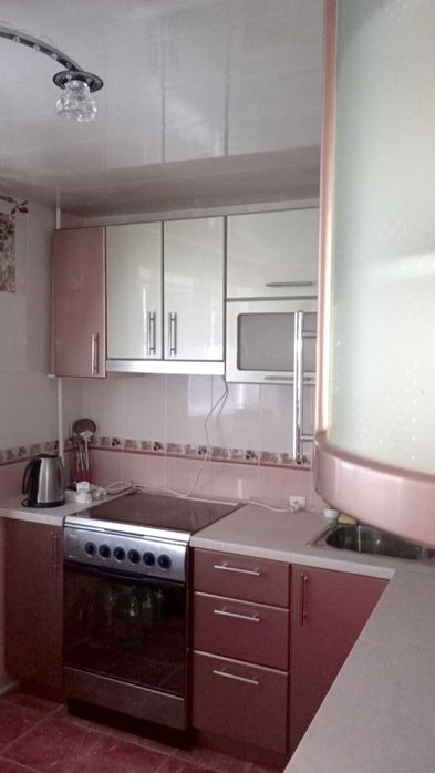 Велика трикімнатна квартира район Сільхозтехніка