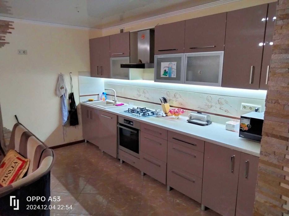 Продам квартиру в кирпичном доме с ремонтом