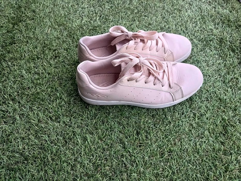 Adidasy Umbro, pudrowy róż r.40