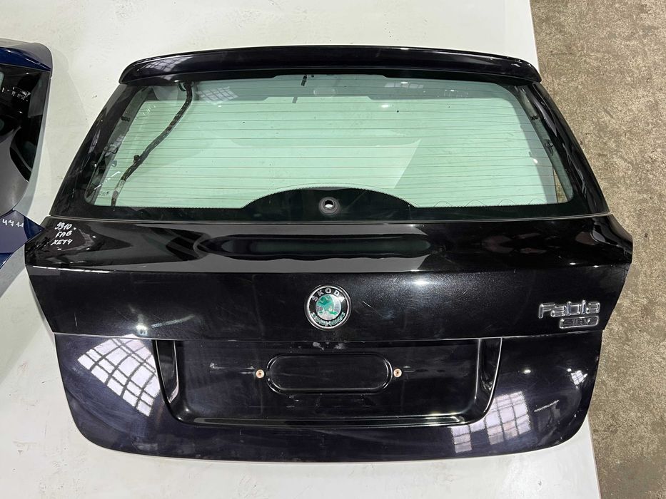 Ляда кришка багажника Шкода Фабия 2 універсал ляда Fabia 2 универсал