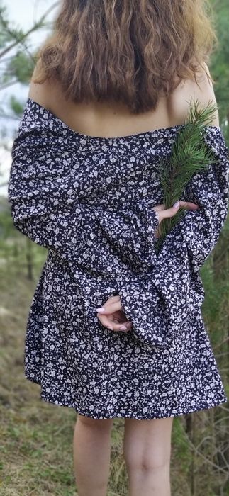 Плаття чорне в білу квітку