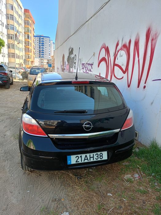 Opel astra 2005 preto