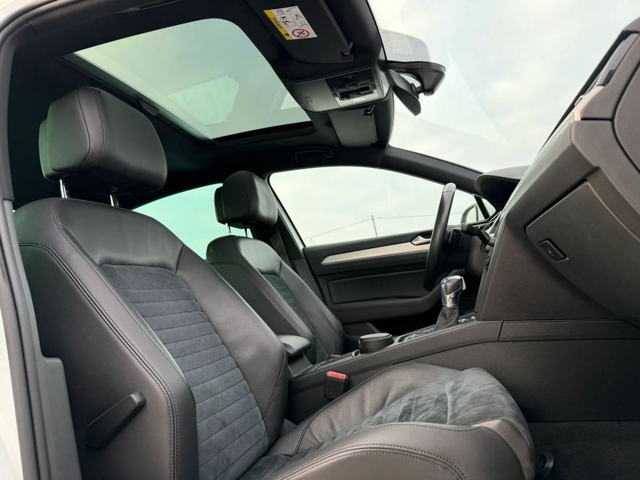 Volkswagen Passat 12.2015r 1.4 GTE SEDAN HYBRYDA Full Led DIGITAL Panorama Alcantara ACC