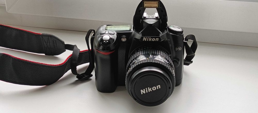 Продам Nikon d50 +35-70Nikkor