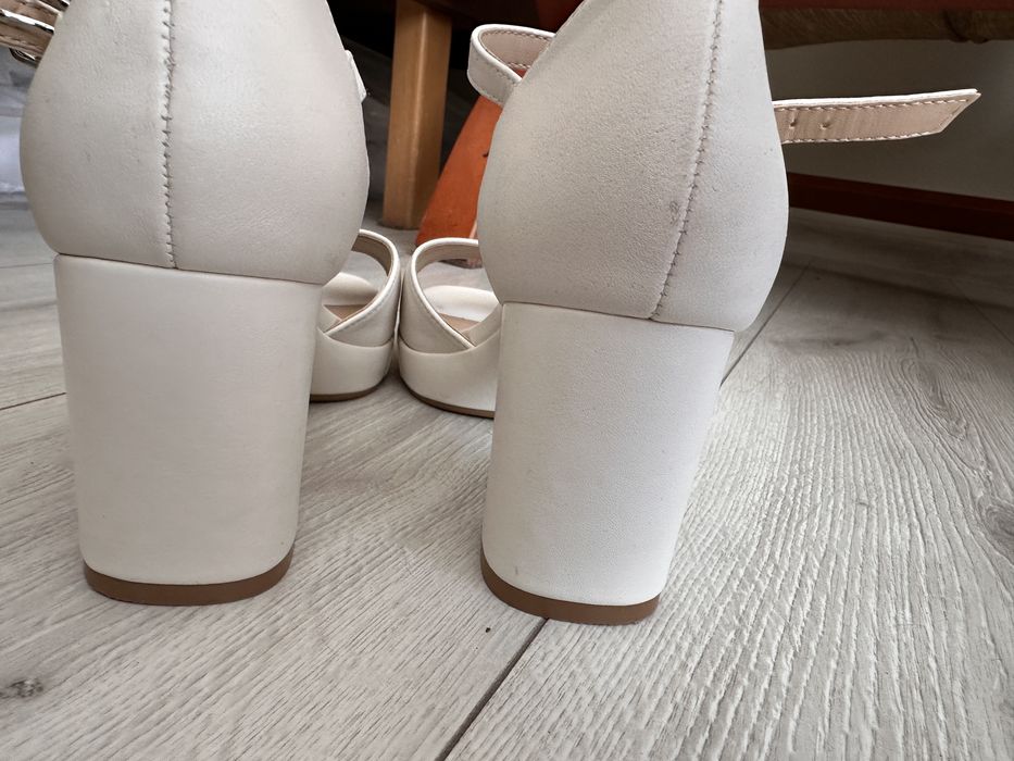 Buty wesele ślub skórzane obcas słupek bardzo wygodne białe komunia 39