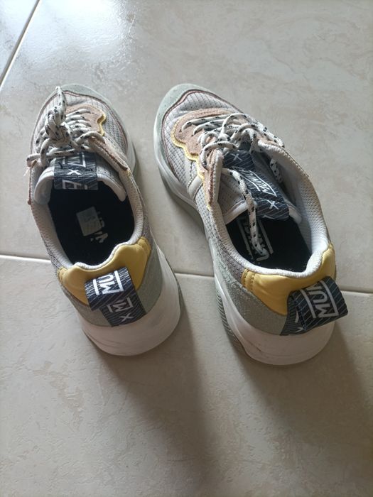 Tênis munich 37, originais ,praticamente novos.