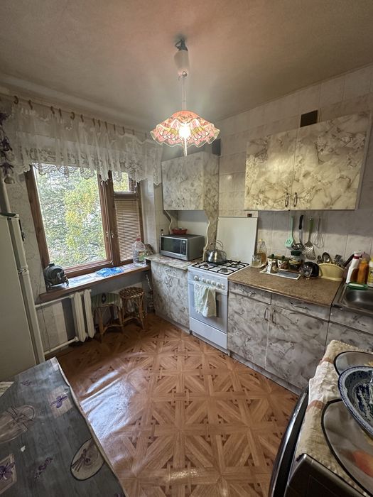 Продам 2-х кімнатну квартиру в м. Лозова