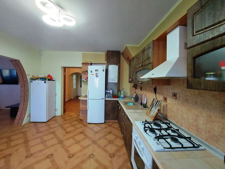 Продам в г. Чугуев дом 2008 г.п., пл. 135 кв.м