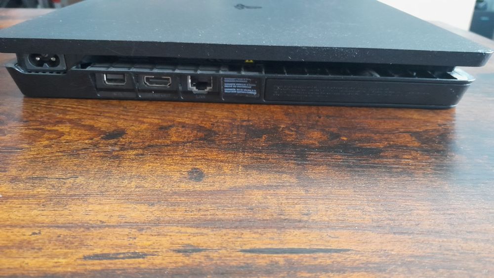 Sony PlayStation 4 Slim
