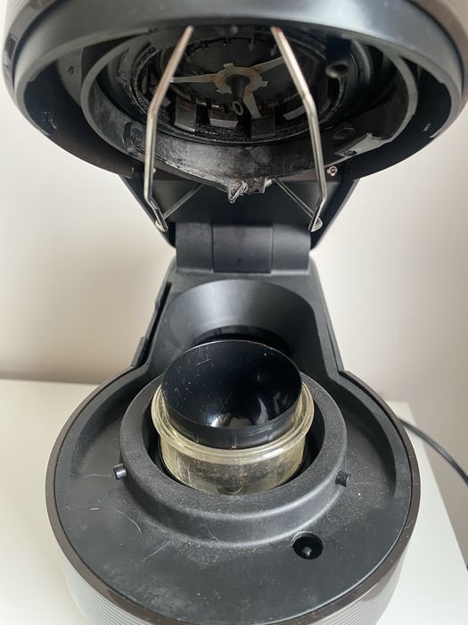 Ekspres kapsulkowy Nespresso DeLonghi