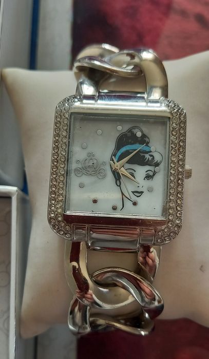 Часы Дисней новые разные цена за 1 шт